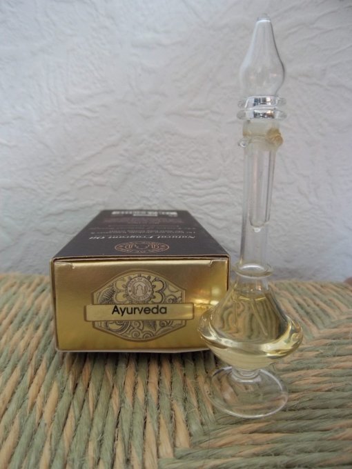 Attar Luxurious Veda en flacon de verre soufflé 5ml